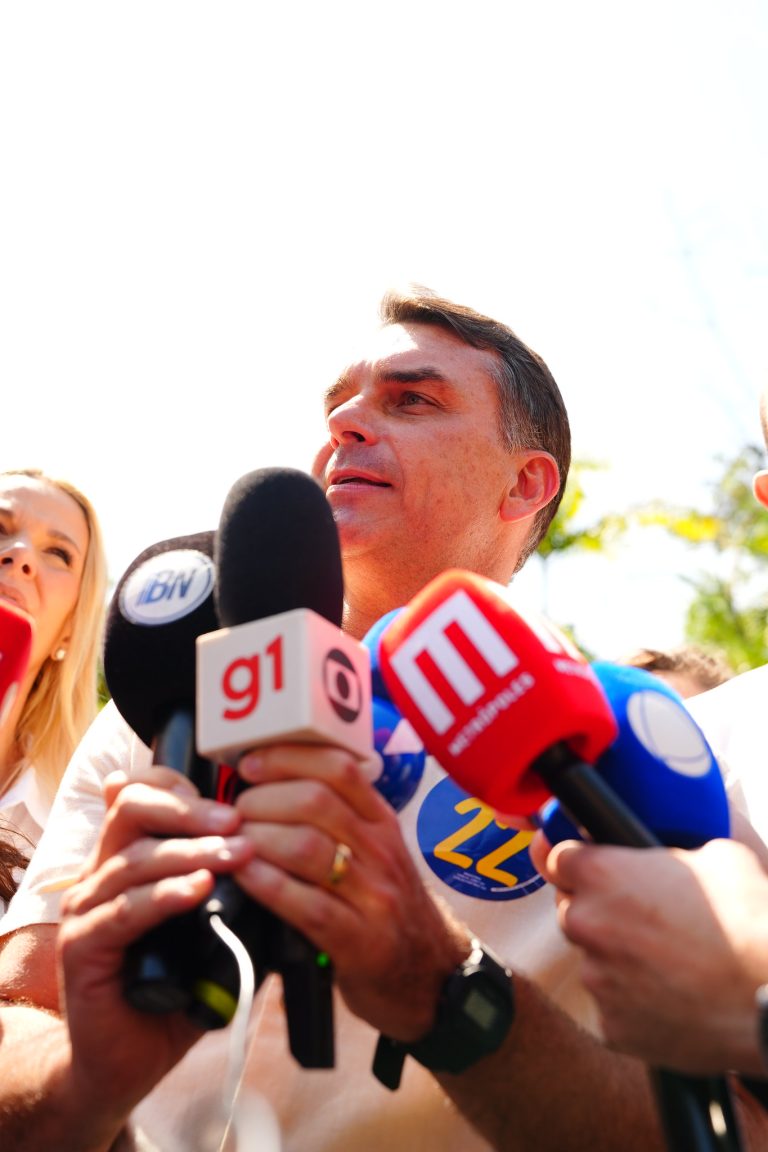 Flávio descarta debate da Band e deixa em aberto o da Globo, a dois dias do 2º turno