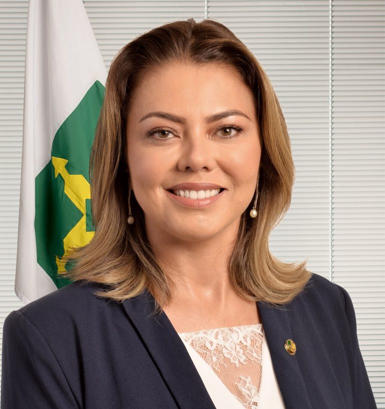 Leila do Vôlei pede licença de 120 dias e deixa o Senado após derrota nas urnas no DF
