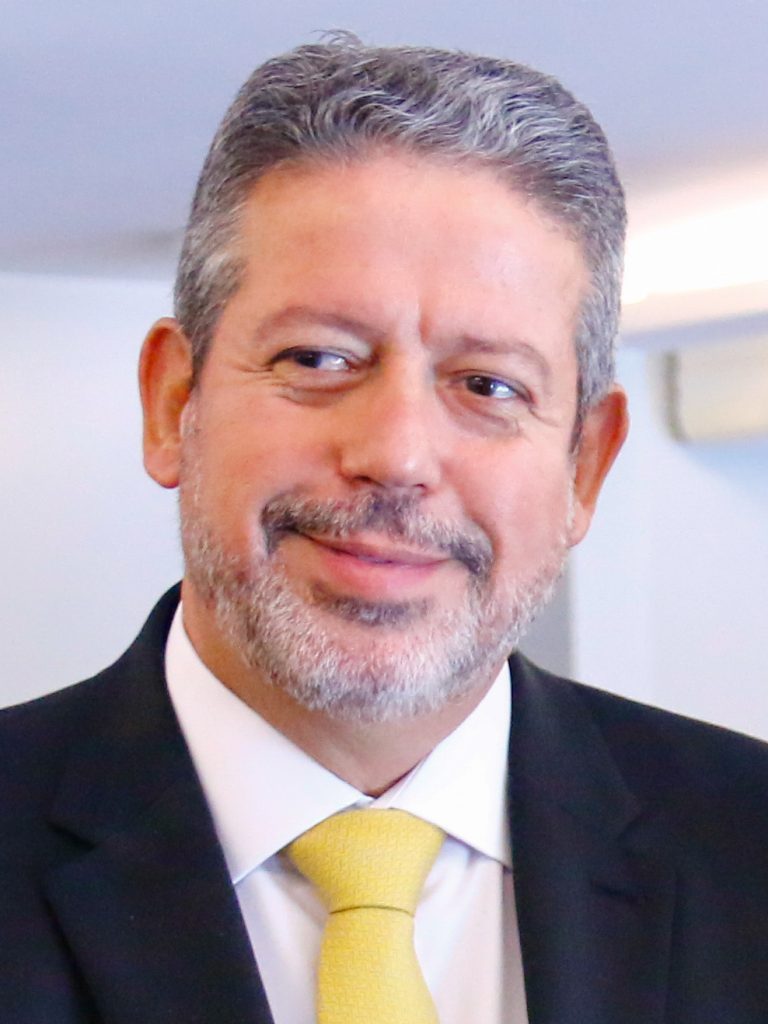 Lira nega camarote de Vorcaro: mensagens não citam evento nem identificam o filho