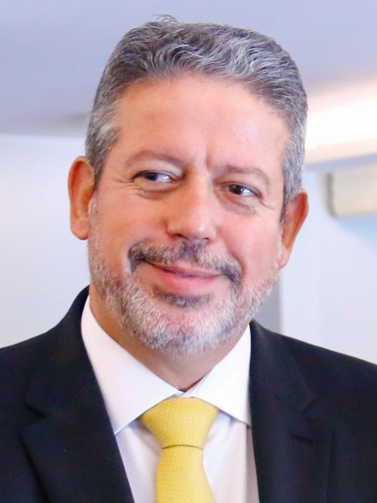 Lira nega camarote de Vorcaro: mensagens não citam evento nem identificam o filho