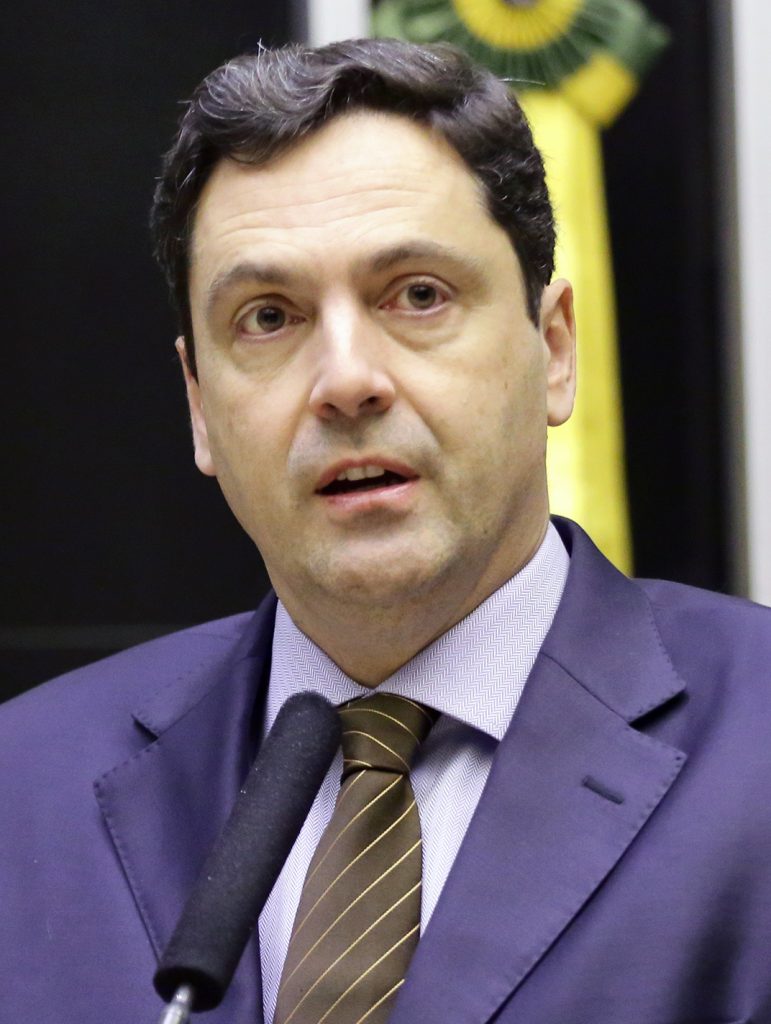 Luiz Philippe aciona Fux e pede apuração sobre Moraes no caso Allan dos Santos