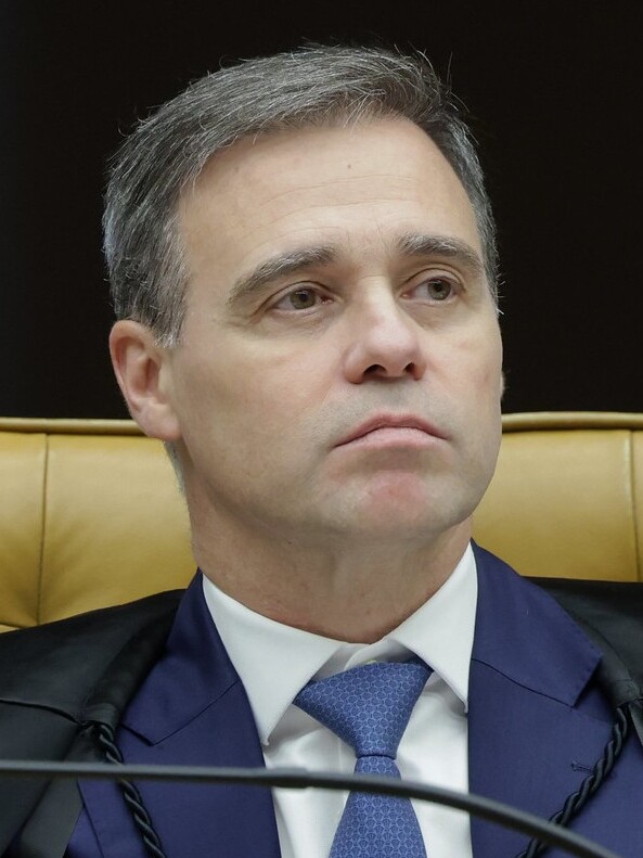 Mendonça manda Lula tirar do ar vídeo ‘Se Flávio vence, você perde’ em 3 horas